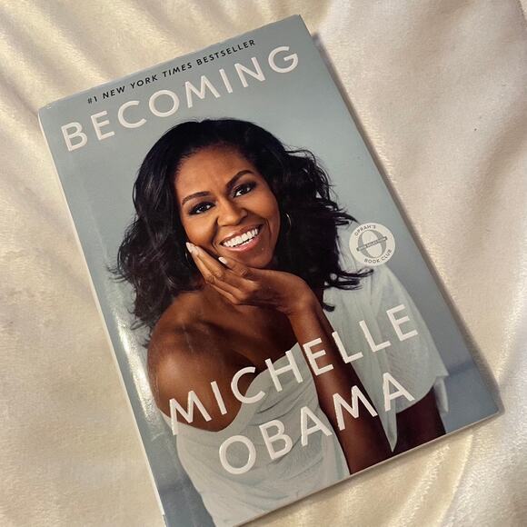 BECOMING Michelle Obama Personal Hardcover Biography Novel Non Fiction - Picture 1 of 2